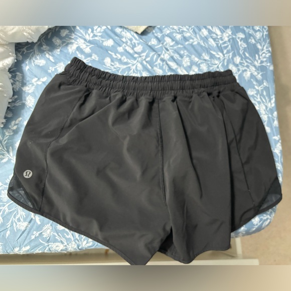Black hotty hot lululemon shorts - Picture 2 of 3